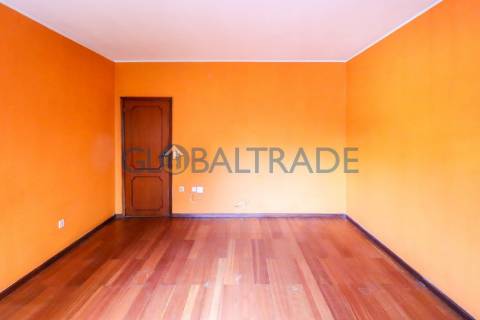 Apartamento T2 em S. Cosme