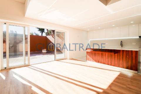 Moradia T4+2 Renovada em Águas Santas, Maia