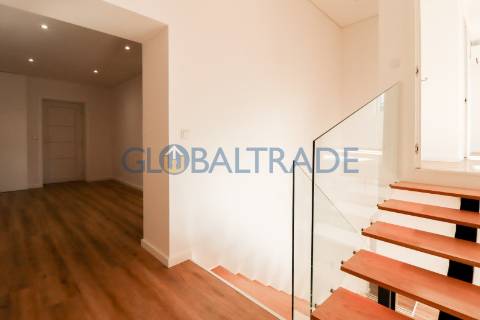 Moradia T4+2 Renovada em Águas Santas, Maia
