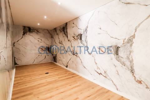 Moradia T4+2 Renovada em Águas Santas, Maia