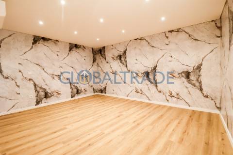 Moradia T4+2 Renovada em Águas Santas, Maia