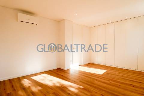 Moradia T4+2 Renovada em Águas Santas, Maia