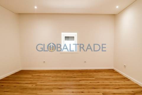 Moradia T4+2 Renovada em Águas Santas, Maia