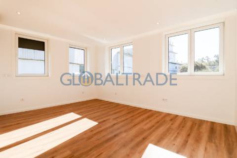 Moradia T4+2 Renovada em Águas Santas, Maia