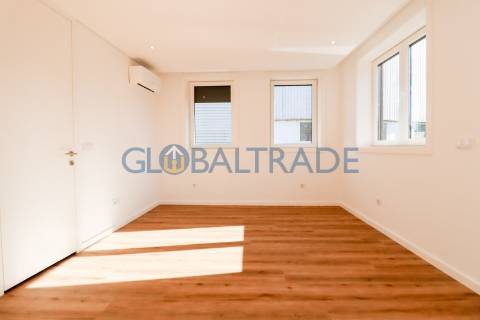 Moradia T4+2 Renovada em Águas Santas, Maia