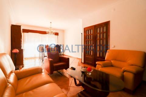 Apartamento T3 ao centro de Gondomar