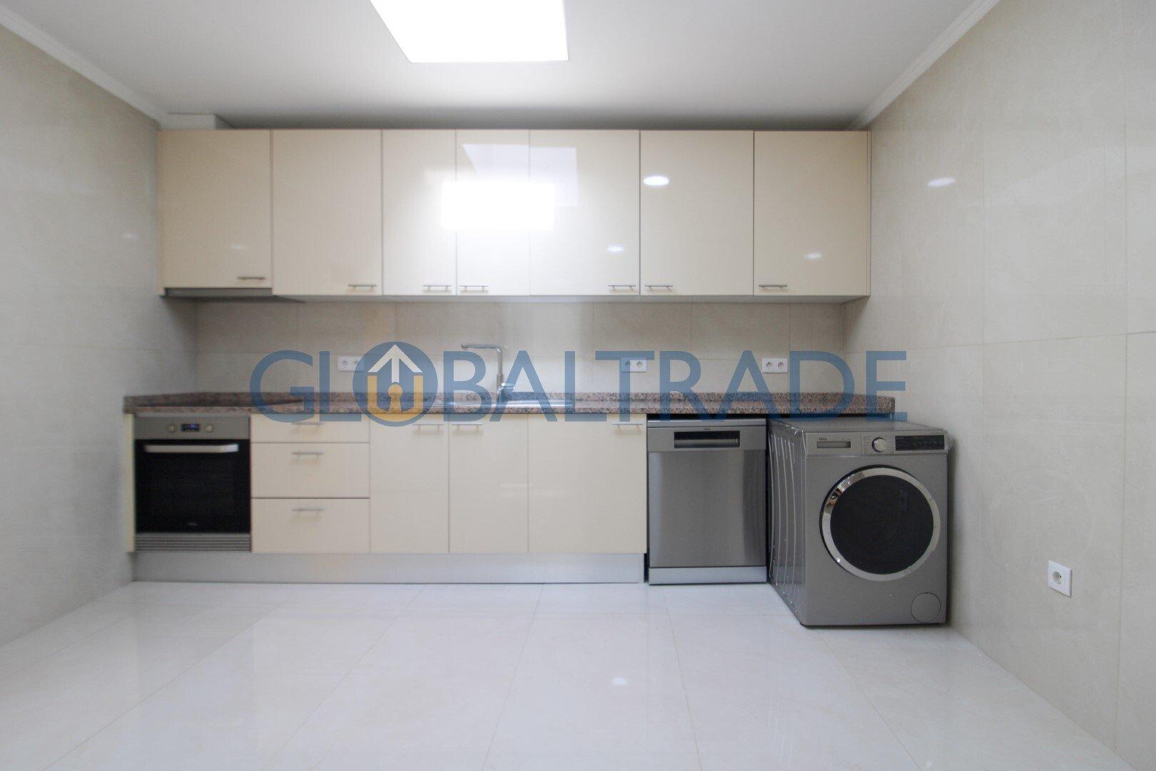 Moradia Térrea T3 totalmente renovada em Campanhã