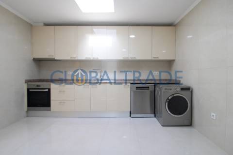 Moradia Térrea T3 totalmente renovada em Campanhã