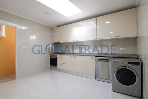 Moradia Térrea T3 totalmente renovada em Campanhã