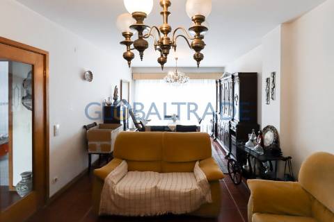 Apartamento T3+1 equipado em Baguim do Monte