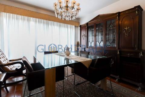 Apartamento T3+1 equipado em Baguim do Monte