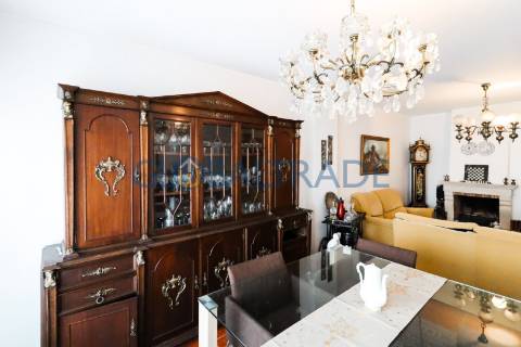 Apartamento T3+1 equipado em Baguim do Monte