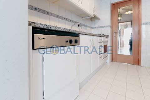 Apartamento T3+1 equipado em Baguim do Monte