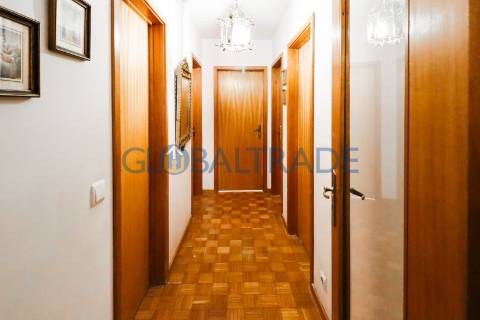 Apartamento T3+1 equipado em Baguim do Monte