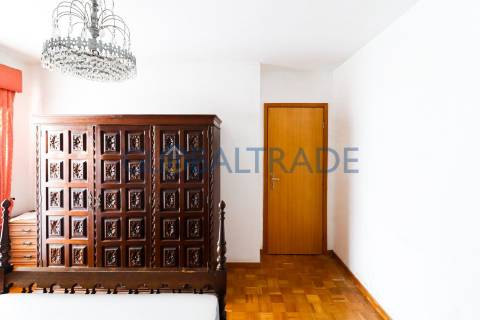 Apartamento T3+1 equipado em Baguim do Monte