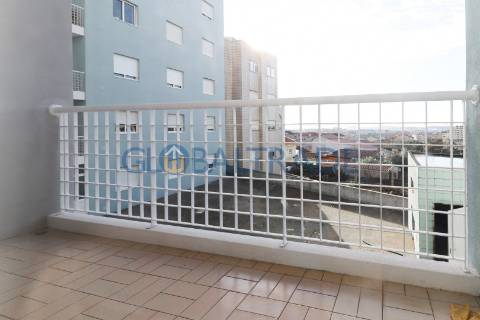 Apartamento T3+1 equipado em Baguim do Monte