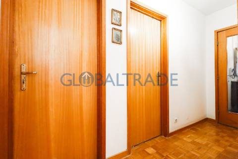 Apartamento T3+1 equipado em Baguim do Monte