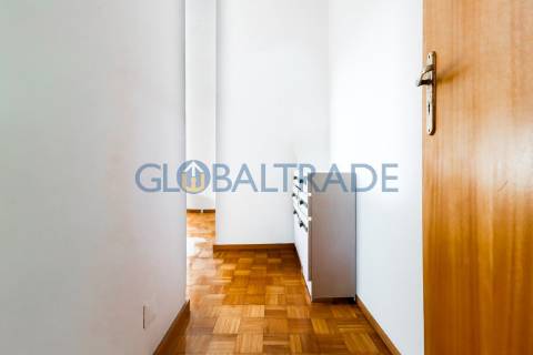 Apartamento T3+1 equipado em Baguim do Monte