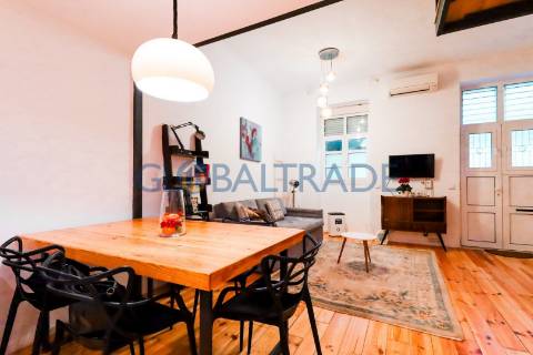 Moradia Totalmente Renovada & Equipada T2 no Porto