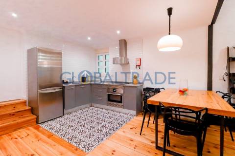 Moradia Totalmente Renovada & Equipada T2 no Porto