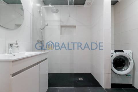 Moradia Totalmente Renovada & Equipada T2 no Porto