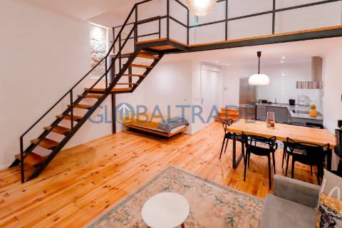 Moradia Totalmente Renovada & Equipada T2 no Porto