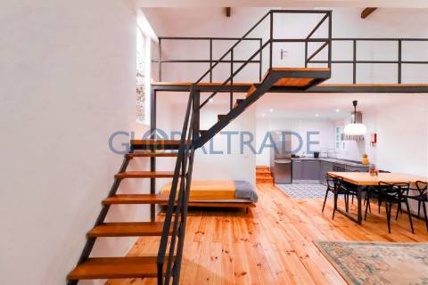 Moradia Totalmente Renovada & Equipada T2 no Porto