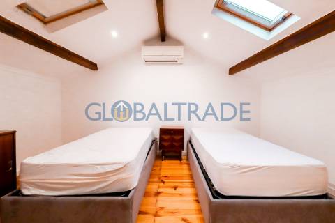 Moradia Totalmente Renovada & Equipada T2 no Porto