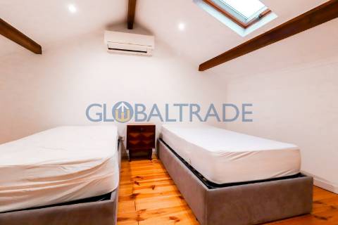 Moradia Totalmente Renovada & Equipada T2 no Porto