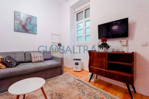 Moradia Totalmente Renovada & Equipada T2 no Porto