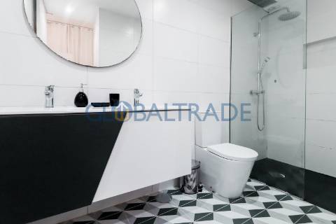 Moradia Totalmente Renovada & Equipada T2 no Porto