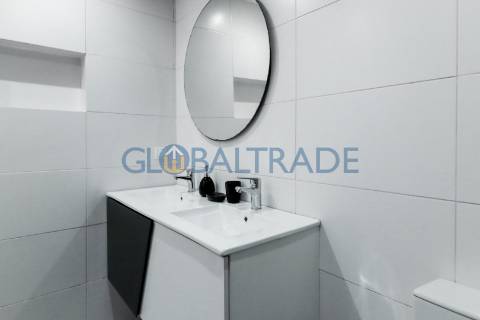 Moradia Totalmente Renovada & Equipada T2 no Porto