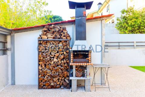 Moradia T3 - Com Habitação T0 R/C em Valongo