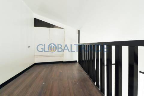 Moradia bifamiliar T4 em São Pedro da Cova