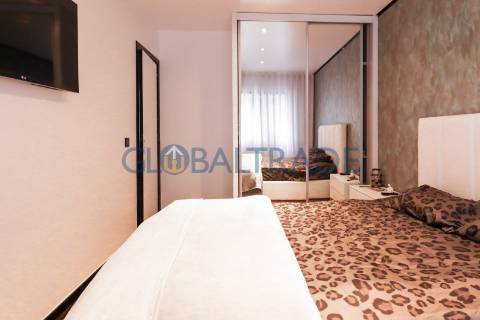 Moradia bifamiliar T4 em São Pedro da Cova