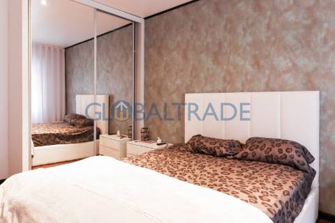 Moradia bifamiliar T4 em São Pedro da Cova