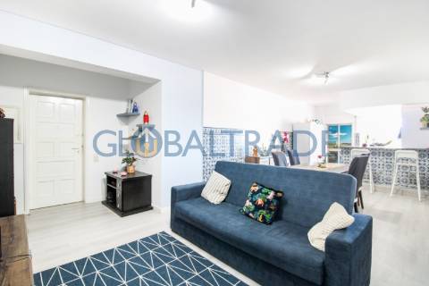 Apartamento T1+1 renovado, totalmente mobilado e equipado no Porto