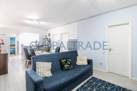 Apartamento T1+1 renovado, totalmente mobilado e equipado no Porto