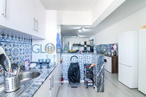 Apartamento T1+1 renovado, totalmente mobilado e equipado no Porto