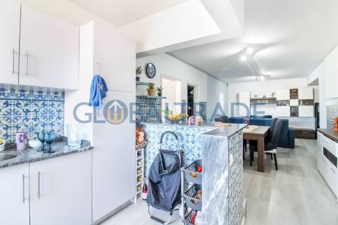 Apartamento T1+1 renovado, totalmente mobilado e equipado no Porto