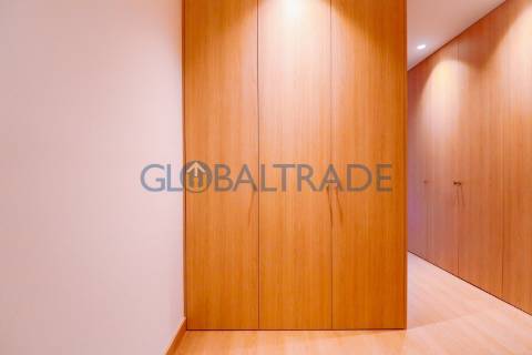 Apartamento T2 Renovado com Terraço em Fânzeres