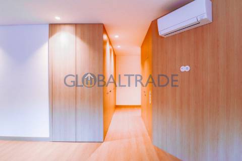 Apartamento T2 Renovado com Terraço em Fânzeres