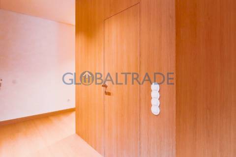 Apartamento T2 Renovado com Terraço em Fânzeres