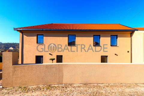 Moradia T3 Nova com 1000m² Terreno em Paços de Ferreira