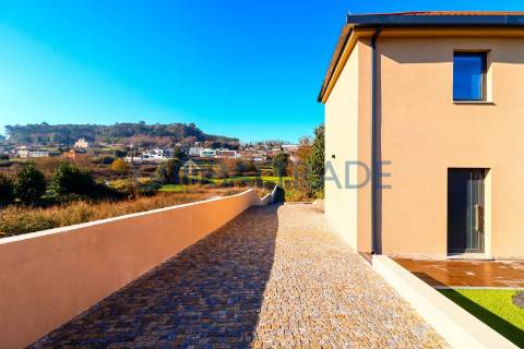 Moradia T3 Nova com 1000m² Terreno em Paços de Ferreira
