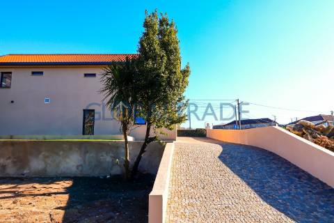 Moradia T3 Nova com 1000m² Terreno em Paços de Ferreira