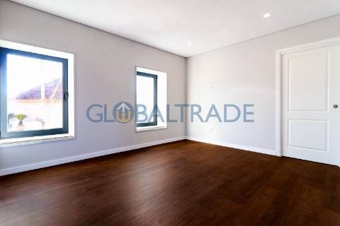 Moradia T3 Nova com 1000m² Terreno em Paços de Ferreira