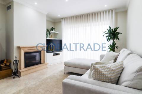 Apartamento T2 Renovado em Jovim