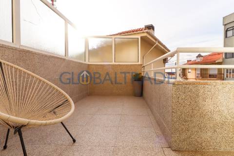 Apartamento T2 Renovado em Jovim