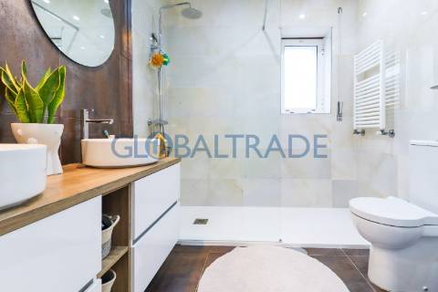 Apartamento T2 Renovado em Jovim